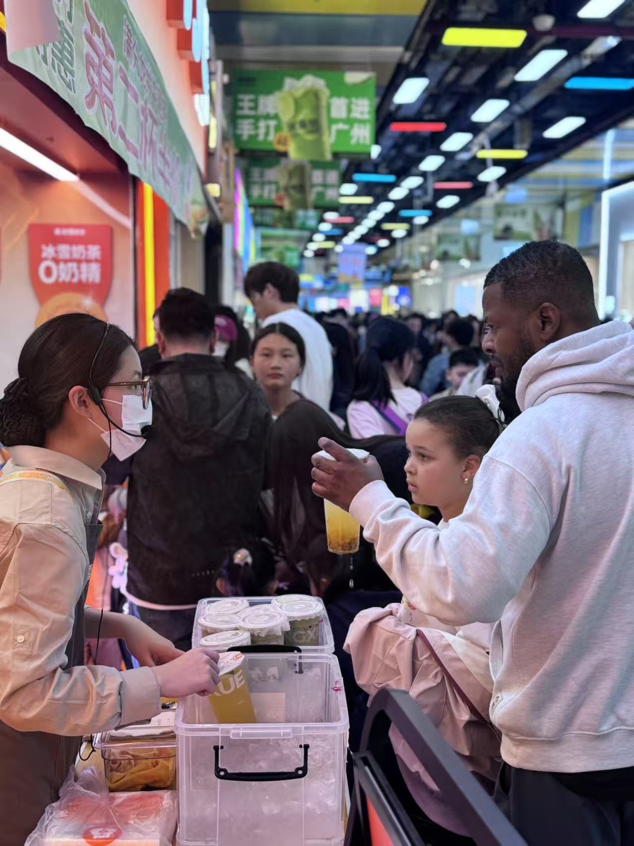 冰雪时光进军文莱,中国新茶饮的全球供应链远征